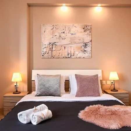 Pastel Hues - Homey Near Armeneasca Apartment *