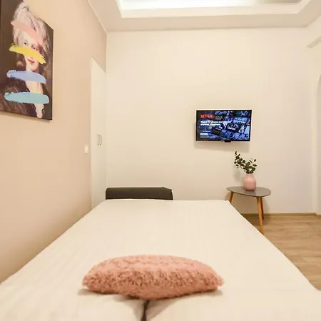 Pastel Hues - Homey Near Armeneasca