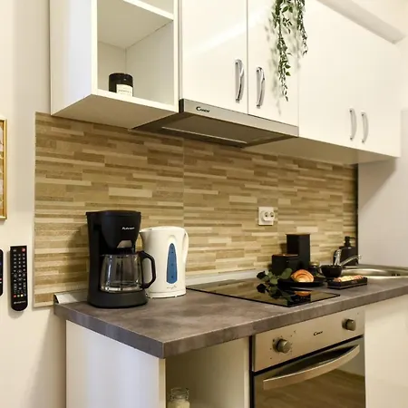 Pastel Hues - Homey Near Armeneasca Bucharest