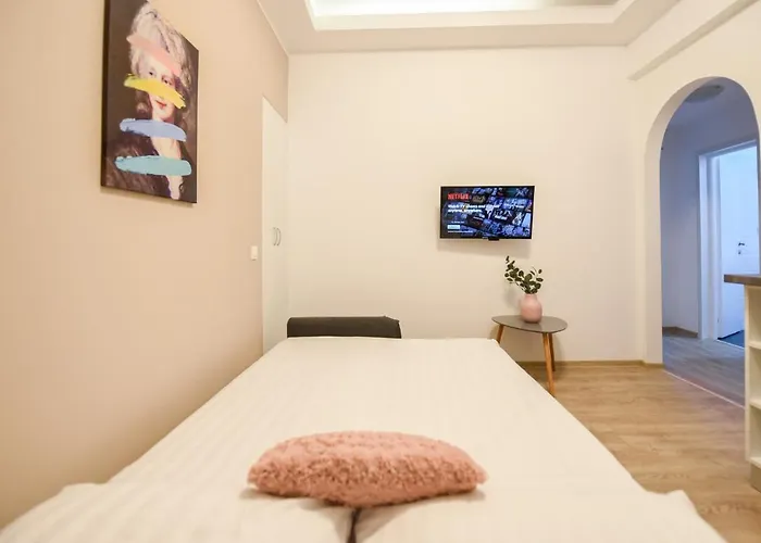 Pastel Hues - Homey Near Armeneasca