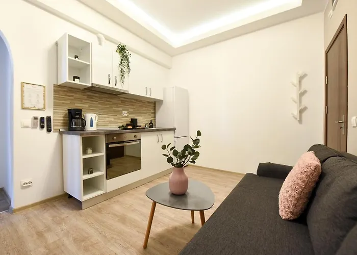 Pastel Hues - Homey Near Armeneasca Apartamento