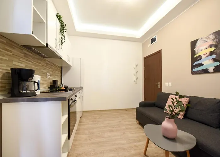 Pastel Hues - Homey Near Armeneasca Apartamento