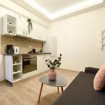 Pastel Hues - Homey Near Armeneasca 公寓