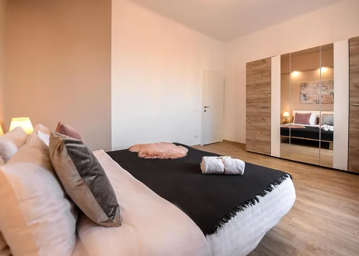 Pastel Hues - Homey Near Armeneasca *