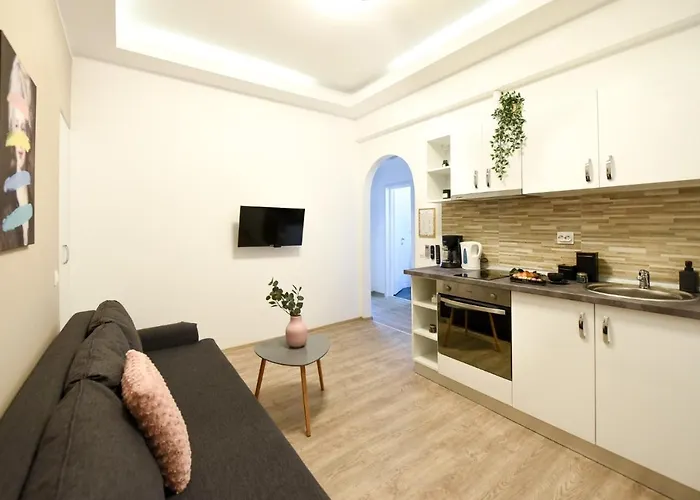 Pastel Hues - Homey Near Armeneasca *