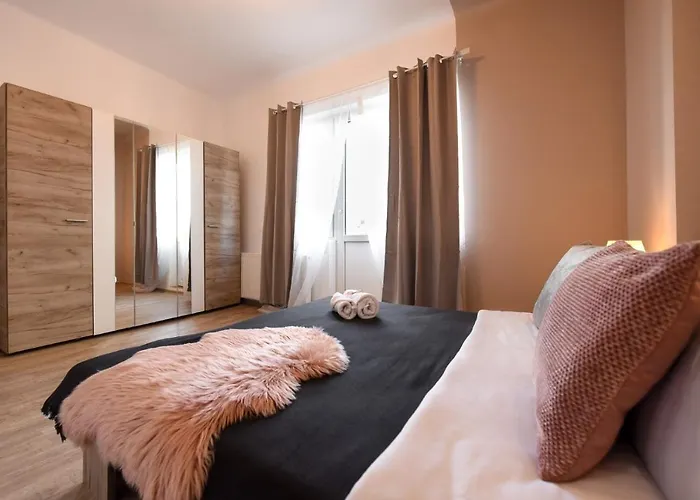 Pastel Hues - Homey Near Armeneasca Διαμέρισμα